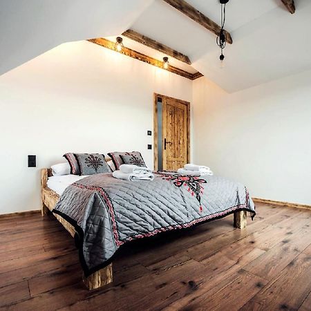 Laura Resort - Luxury Chalets Z Jacuzzi Шафляри Екстериор снимка