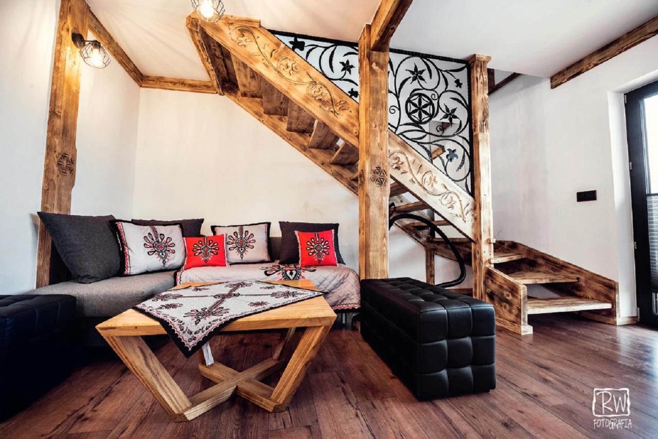 Laura Resort - Luxury Chalets Z Jacuzzi Шафляри Екстериор снимка