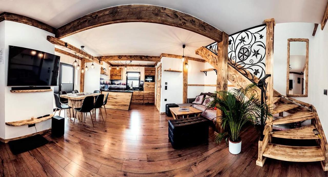 Laura Resort - Luxury Chalets Z Jacuzzi Шафляри Екстериор снимка